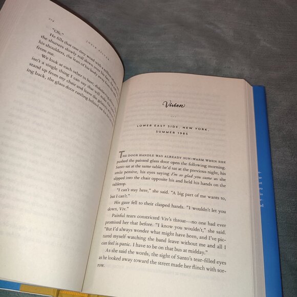 Book A Winter in New York Josie Silver Bestseller Novel Fiction BOTM Dec 2023 - Picture 7 of 8